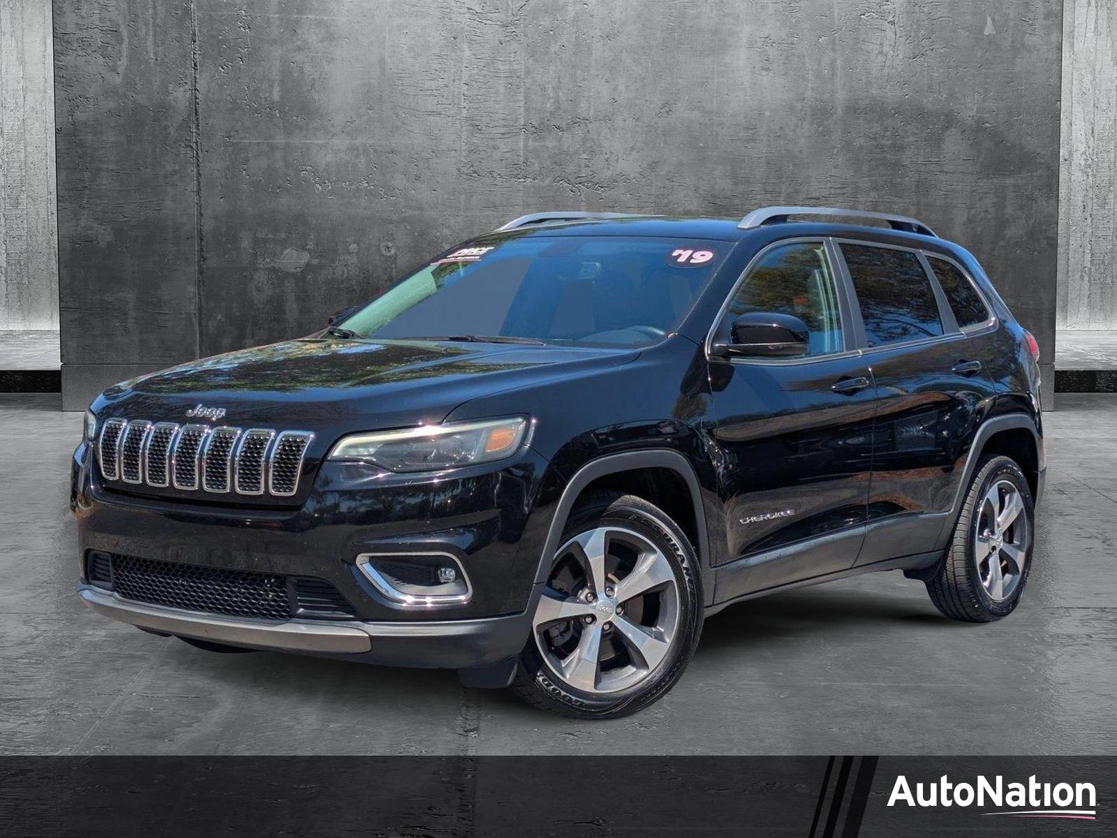 2019 Jeep Cherokee Vehicle Photo in GREENACRES, FL 33463-3207