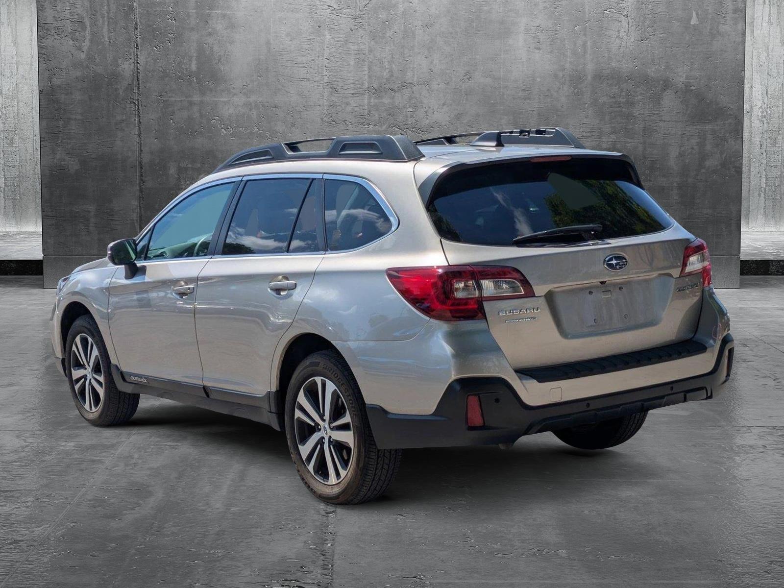 2018 Subaru Outback Vehicle Photo in GREENACRES, FL 33463-3207