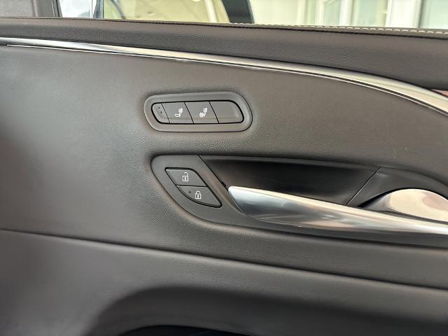 2022 Cadillac Escalade Vehicle Photo in MANHATTAN, KS 66502-5036