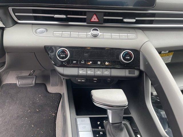 2024 Hyundai ELANTRA Vehicle Photo in Philadelphia, PA 19116