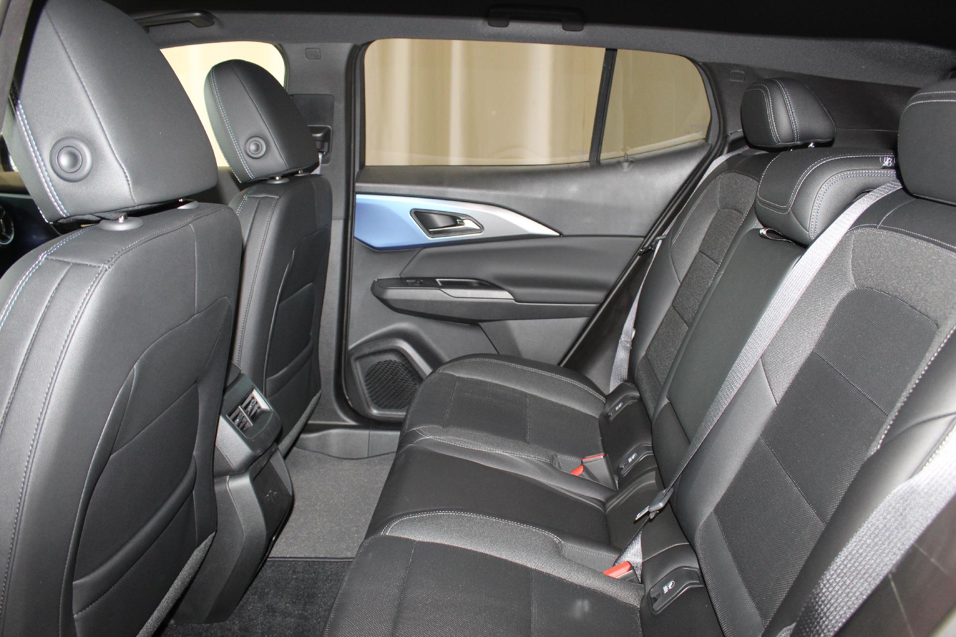 2025 Chevrolet Equinox EV Vehicle Photo in NORTHAMPTON, MA 01060-1120