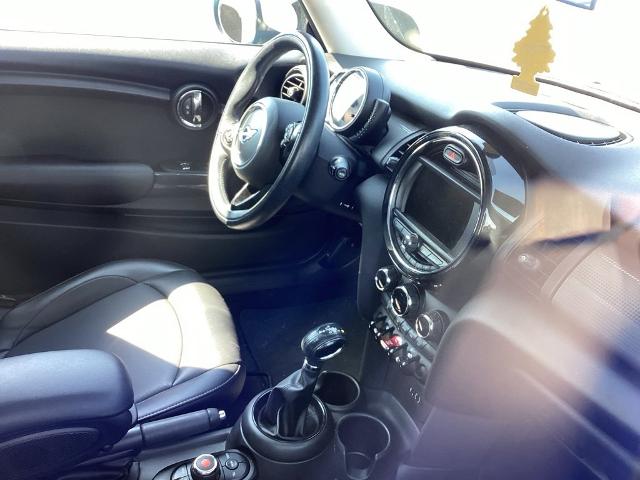 2017 MINI Hardtop 2 Door Vehicle Photo in PUYALLUP, WA 98371-4149