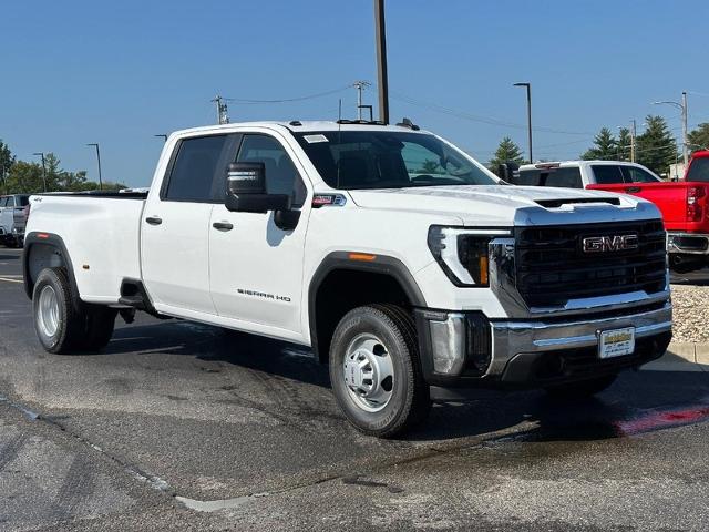 2024 GMC Sierra 3500 HD Vehicle Photo in COLUMBIA, MO 65203-3903