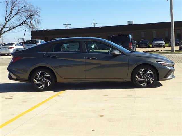 2025 Hyundai ELANTRA Vehicle Photo in Peoria, IL 61615