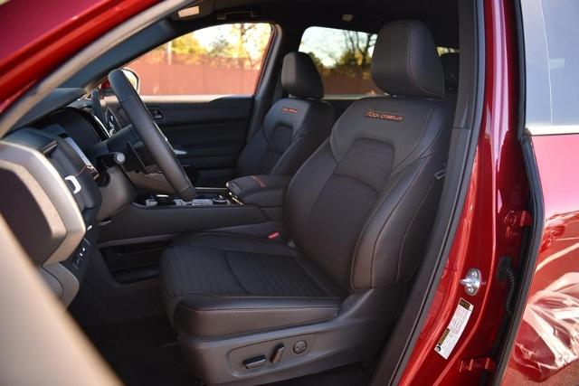 2025 Nissan Pathfinder Vehicle Photo in Ballwin, MO 63011