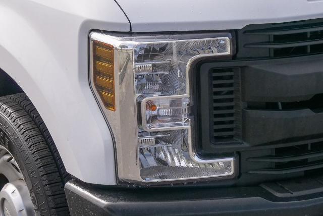 2019 Ford Super Duty F-350 SRW Vehicle Photo in VENTURA, CA 93003-8585