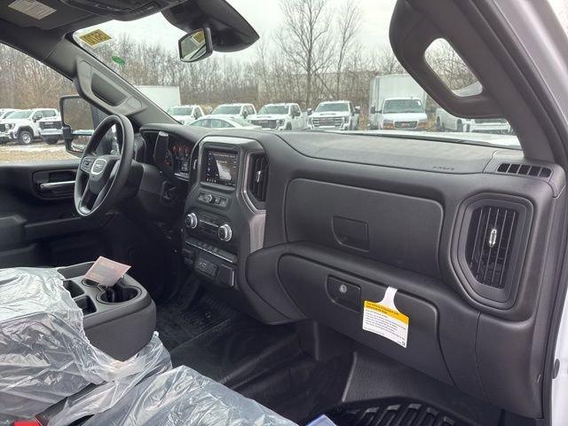 2025 GMC Sierra 2500 HD Vehicle Photo in MEDINA, OH 44256-9631