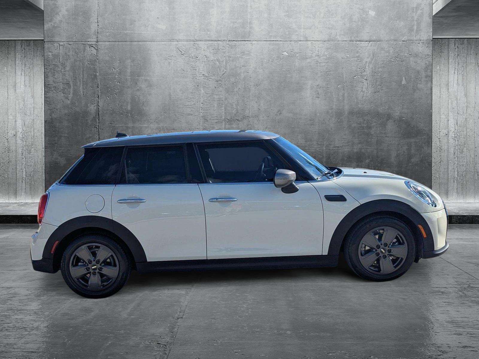 2022 MINI Cooper Hardtop 4 Door Vehicle Photo in Delray Beach, FL 33444