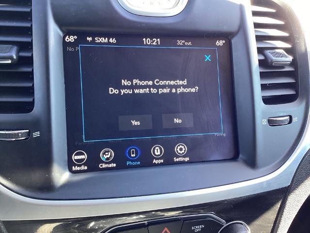 2022 Chrysler 300 Vehicle Photo in Gardner, MA 01440