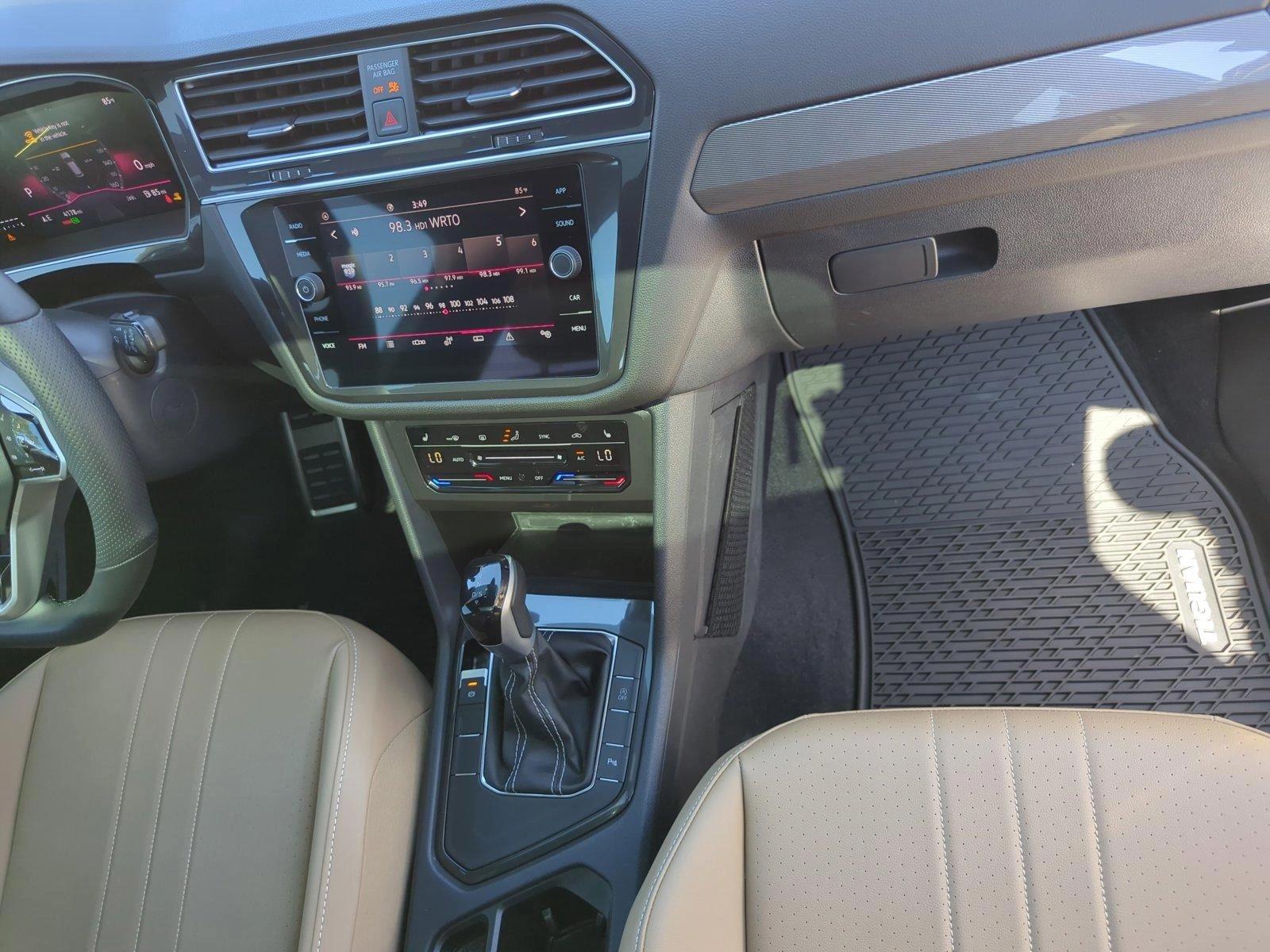 2024 Volkswagen Tiguan Vehicle Photo in Pembroke Pines, FL 33027