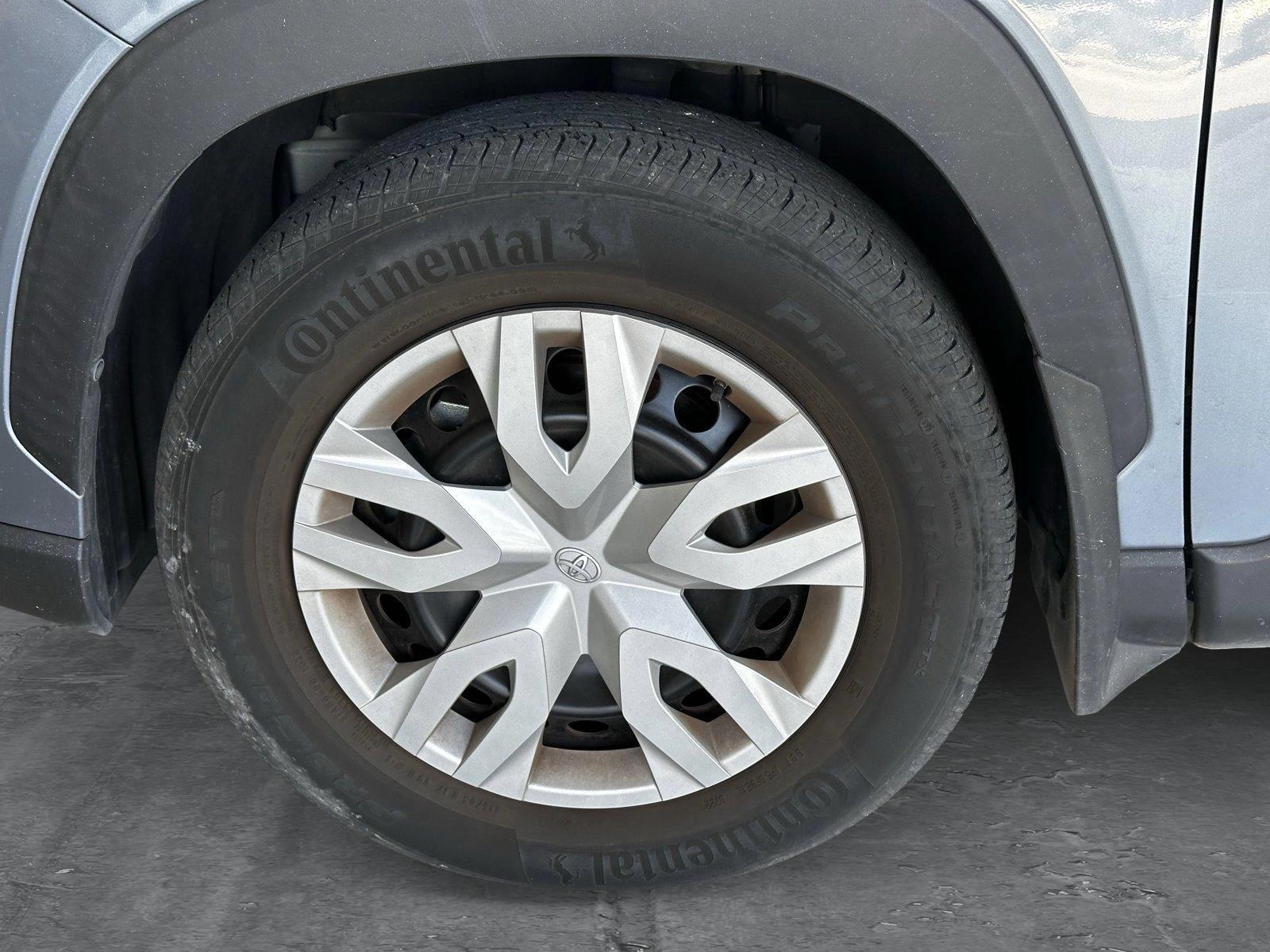 2022 Toyota Corolla Cross Vehicle Photo in Hollywood, FL 33021