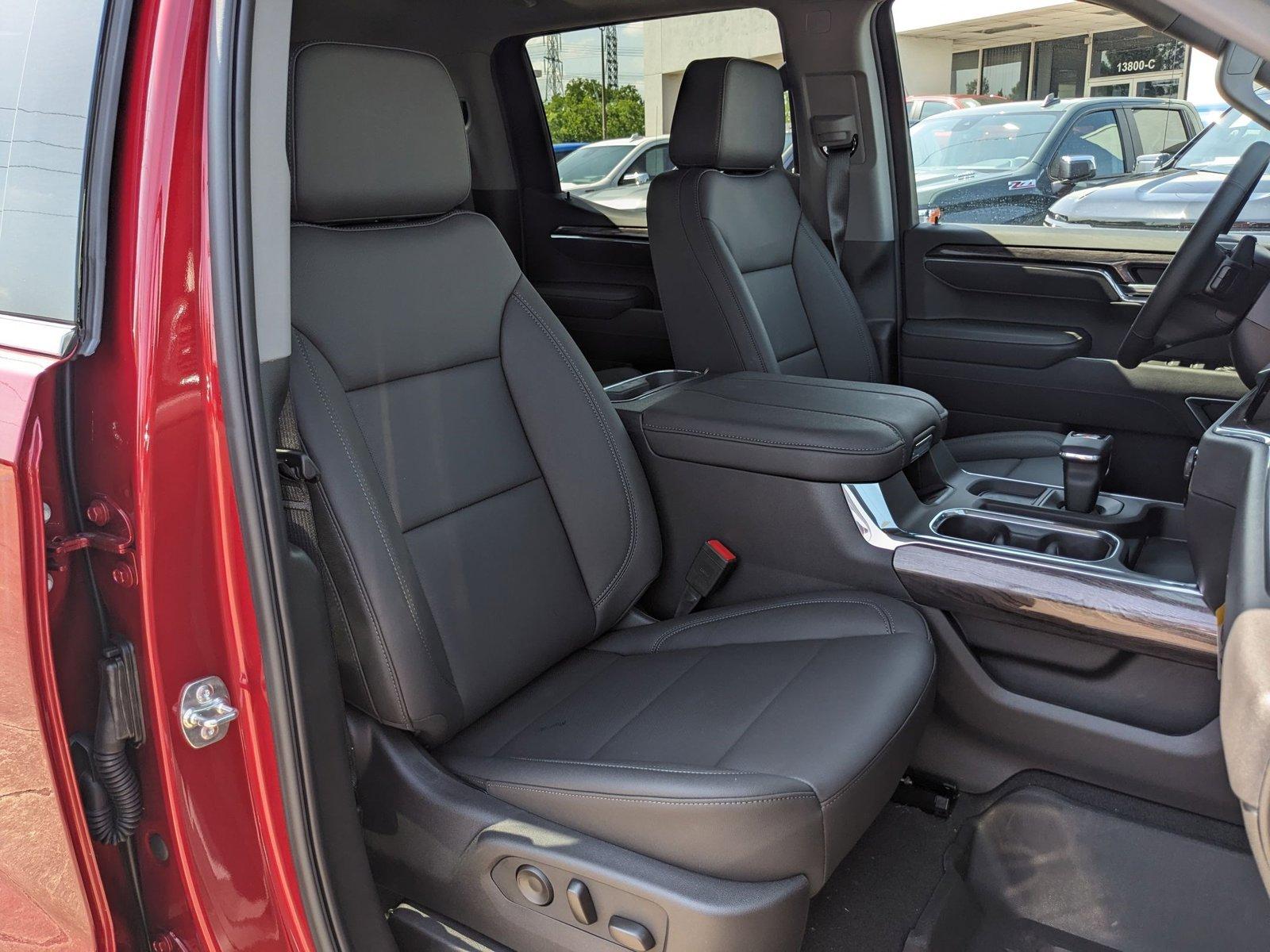 2025 Chevrolet Silverado 1500 Vehicle Photo in HOUSTON, TX 77034-5009