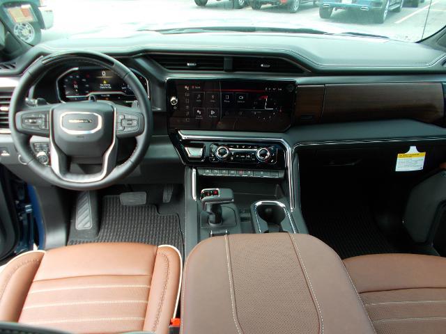 2025 GMC Sierra 1500 Vehicle Photo in LOWELL, MA 01852-4336