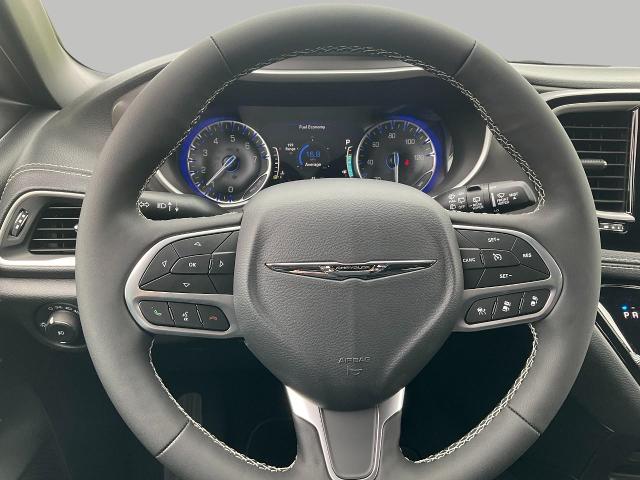 2025 Chrysler Pacifica Vehicle Photo in Kaukauna, WI 54130