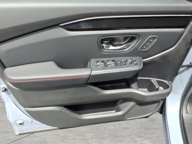 2025 Honda Pilot Vehicle Photo in Oshkosh, WI 54904