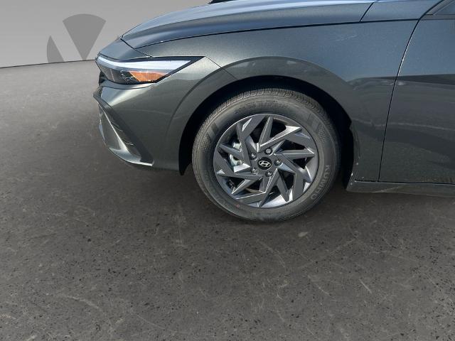 2024 Hyundai ELANTRA Vehicle Photo in Brunswick, GA 31525