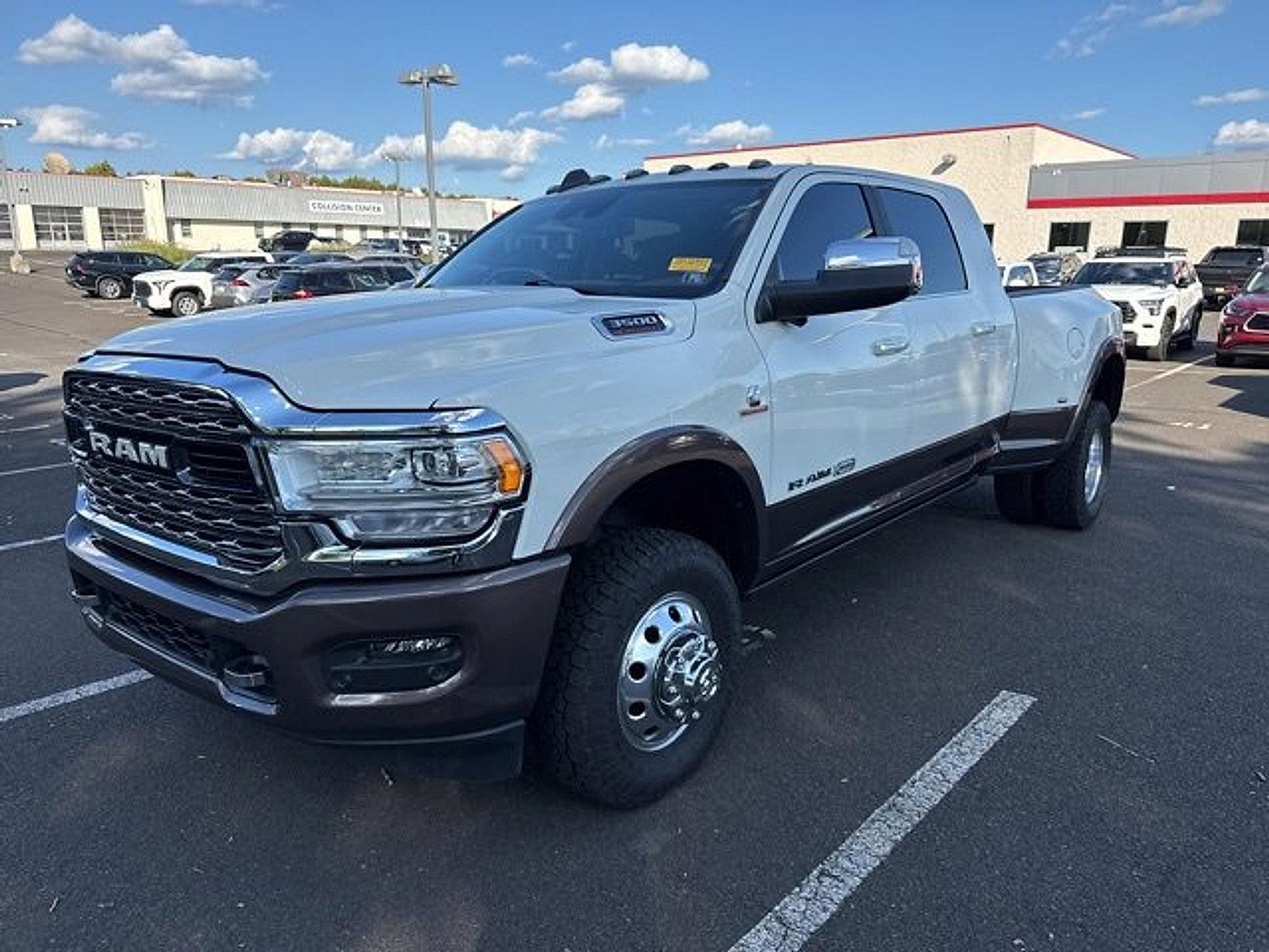 2022 Ram 3500 Vehicle Photo in Trevose, PA 19053