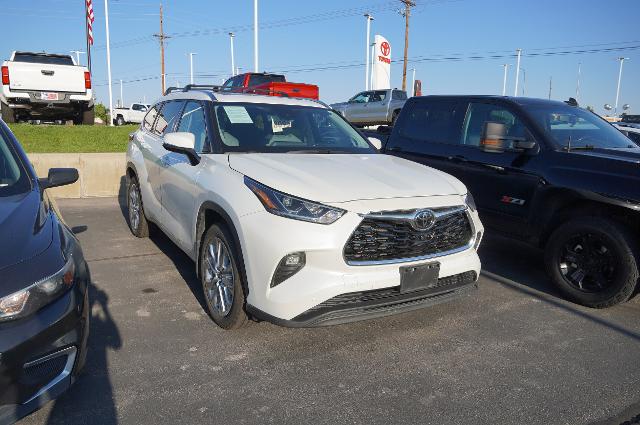 2022 Toyota Highlander Vehicle Photo in Riverdale, UT 84405