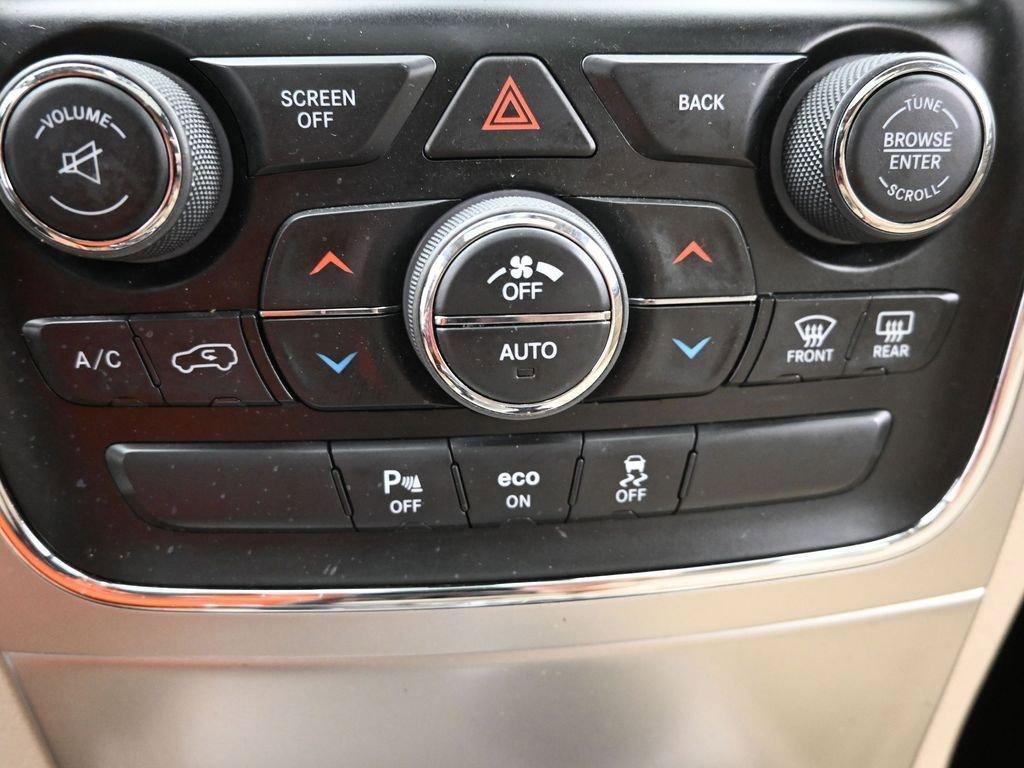 2014 Jeep Grand Cherokee Vehicle Photo in Marion, IA 52302