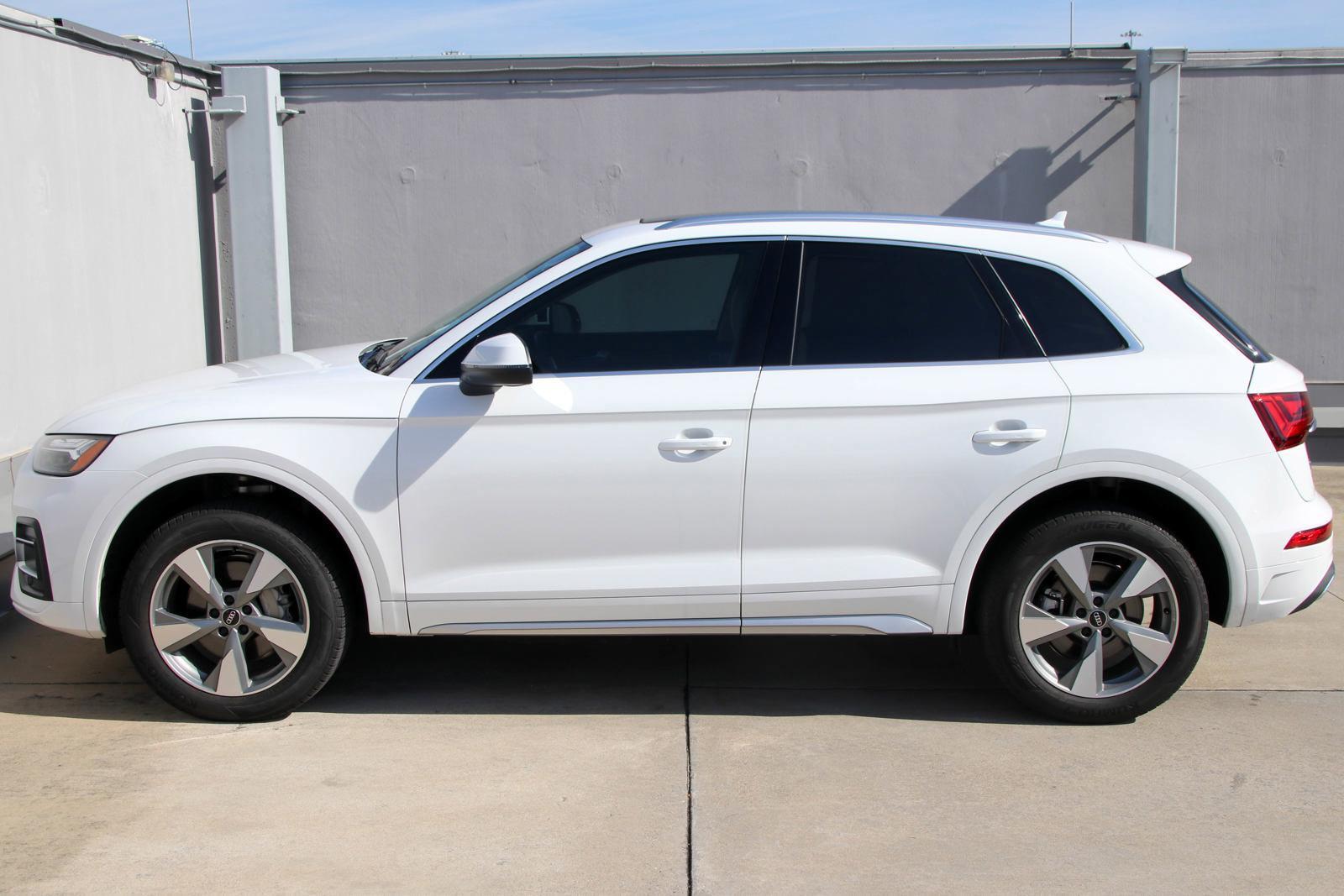 2024 Audi Q5 Vehicle Photo in SUGAR LAND, TX 77478