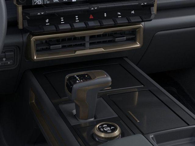 2024 GMC HUMMER EV Pickup Vehicle Photo in DANBURY, CT 06810-5034