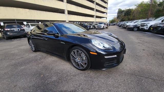 2016 Porsche Panamera S photo 36