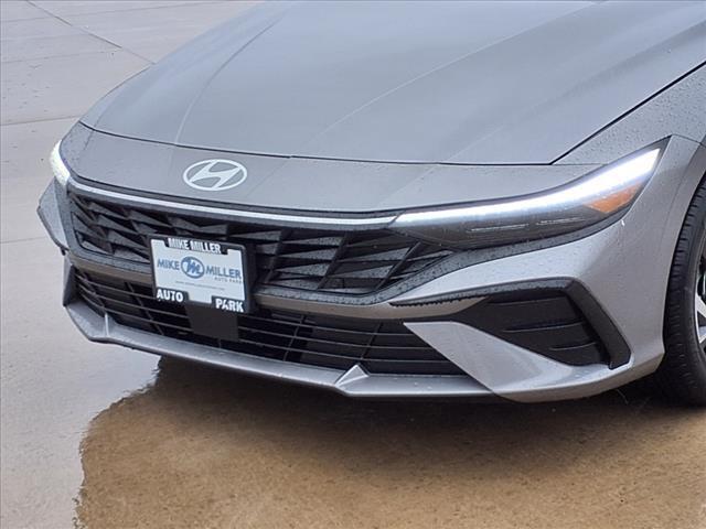 2025 Hyundai ELANTRA Vehicle Photo in Peoria, IL 61615