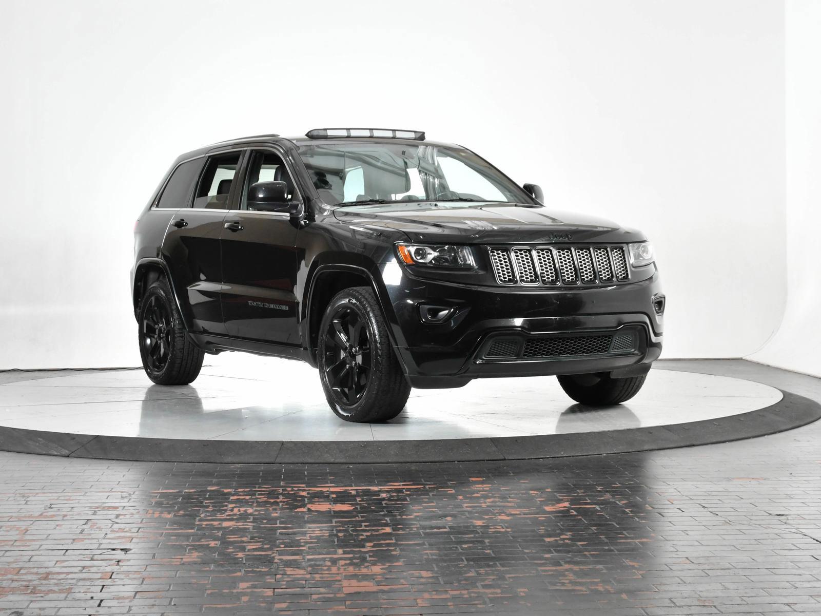 2015 Jeep Grand Cherokee Vehicle Photo in DALLAS, TX 75235