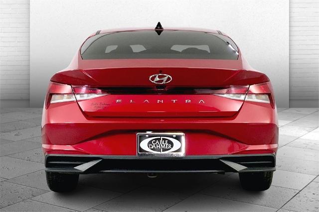 2022 Hyundai ELANTRA Vehicle Photo in Lees Summit, MO 64086