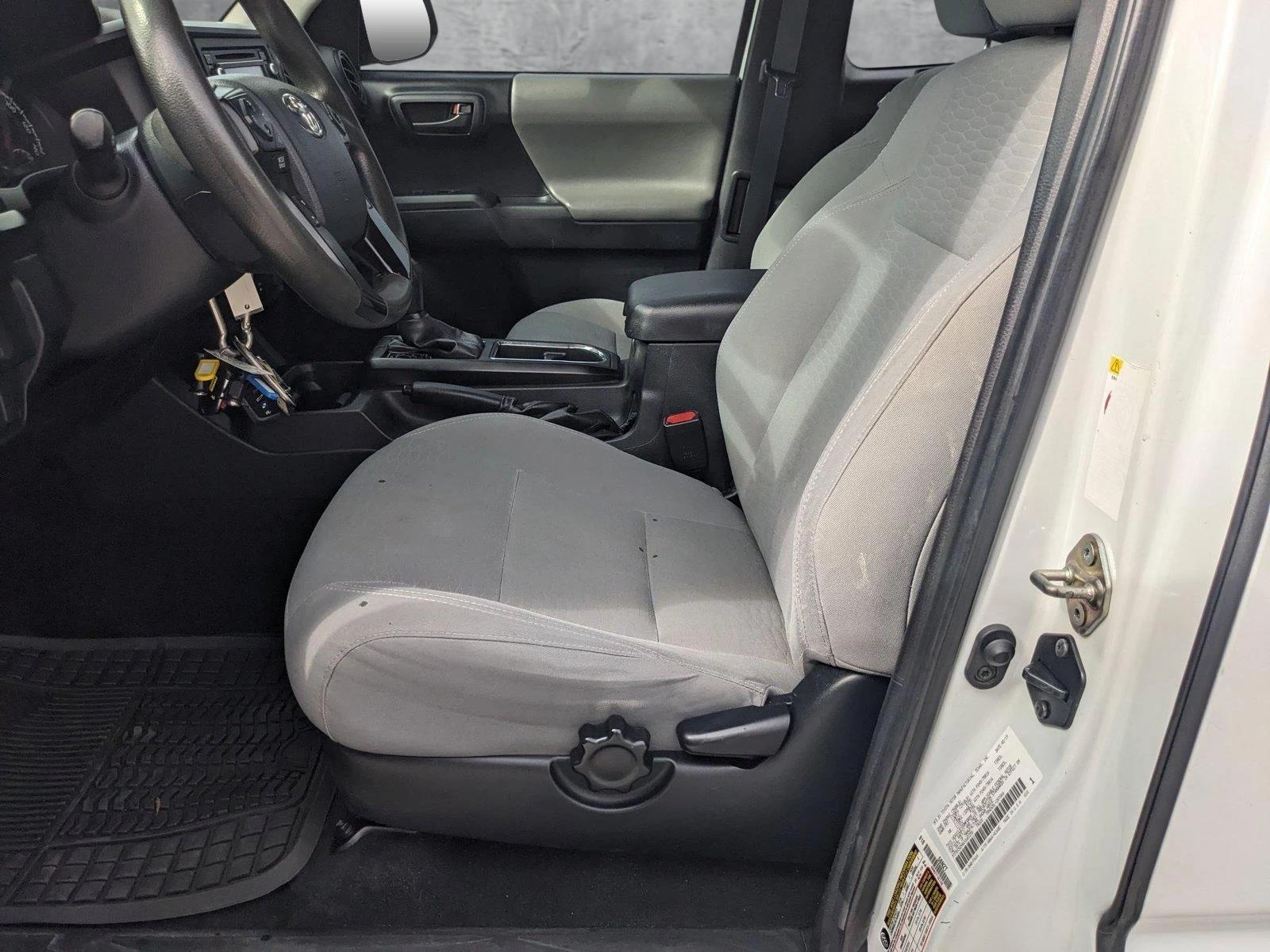 2019 Toyota Tacoma 2WD Vehicle Photo in MIAMI, FL 33172-3015