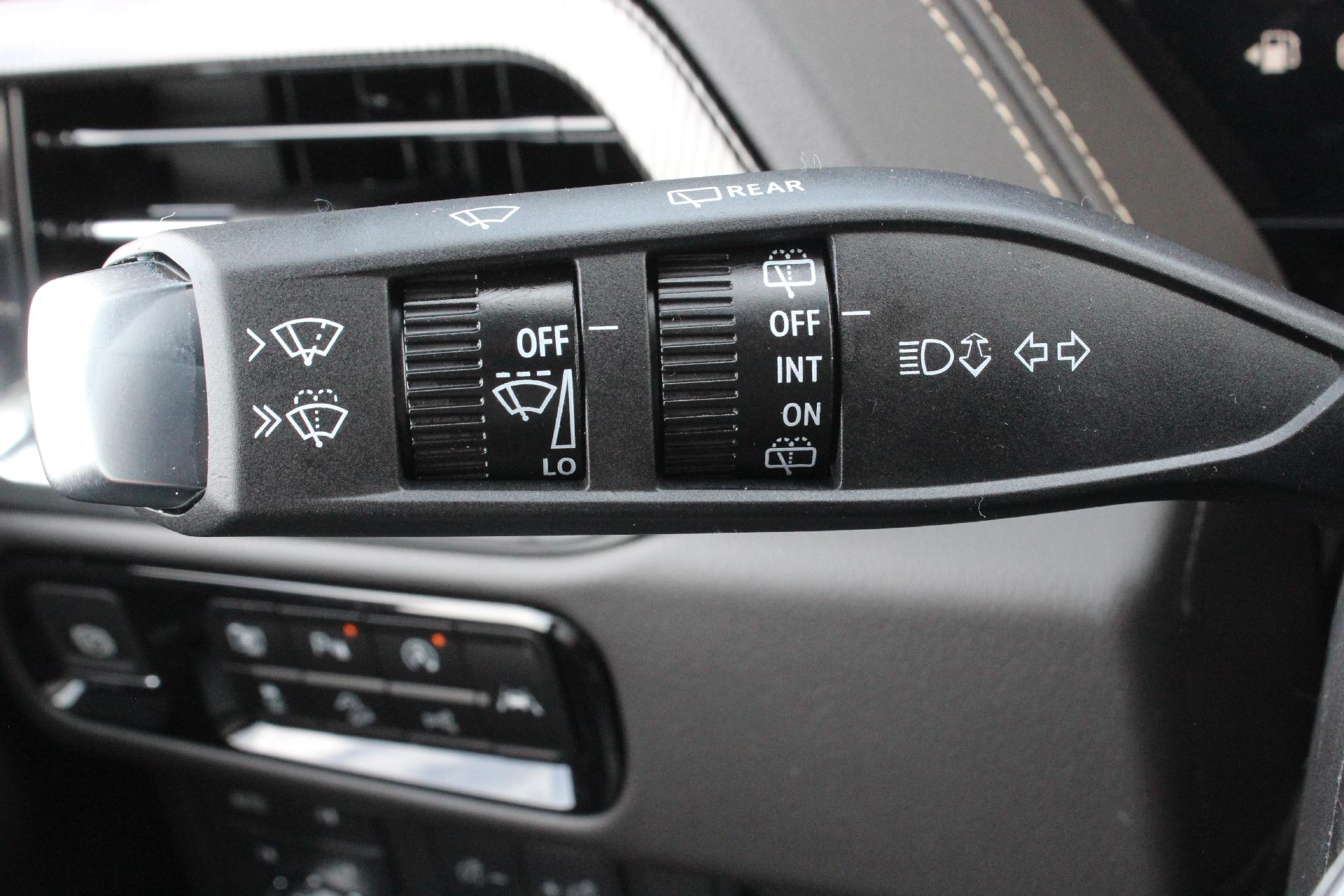 2025 GMC Yukon XL Vehicle Photo in AURORA, CO 80012-4011
