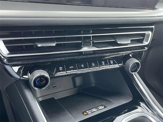 2025 Chevrolet Traverse Vehicle Photo in ALCOA, TN 37701-3235