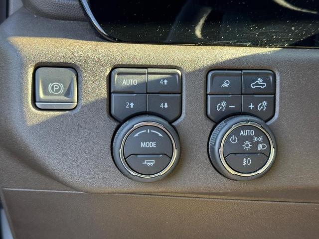 2024 Chevrolet Silverado 1500 Vehicle Photo in COLUMBIA, MO 65203-3903