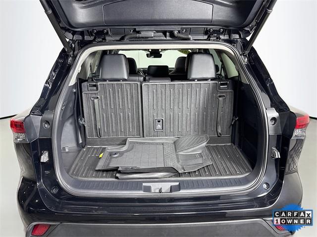 2022 Toyota Highlander Vehicle Photo in Puyallup, WA 98371