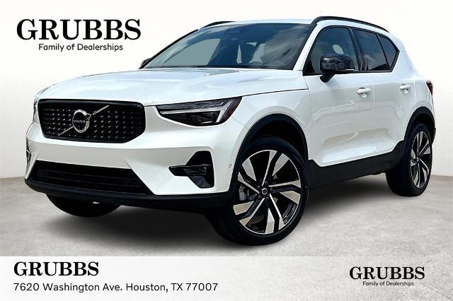 2025 Volvo XC40 Vehicle Photo in Houston, TX 77007