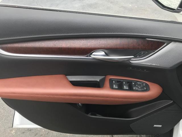 2023 Cadillac XT5 Vehicle Photo in GREEN BAY, WI 54303-3330