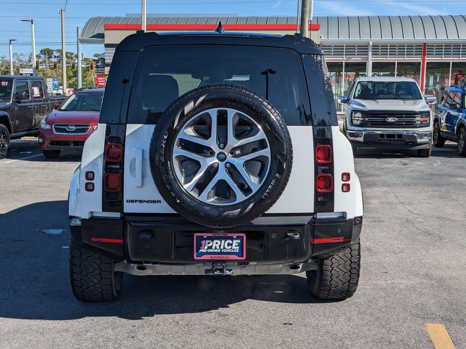 2024 Land Rover Defender Vehicle Photo in Tampa, FL 33614