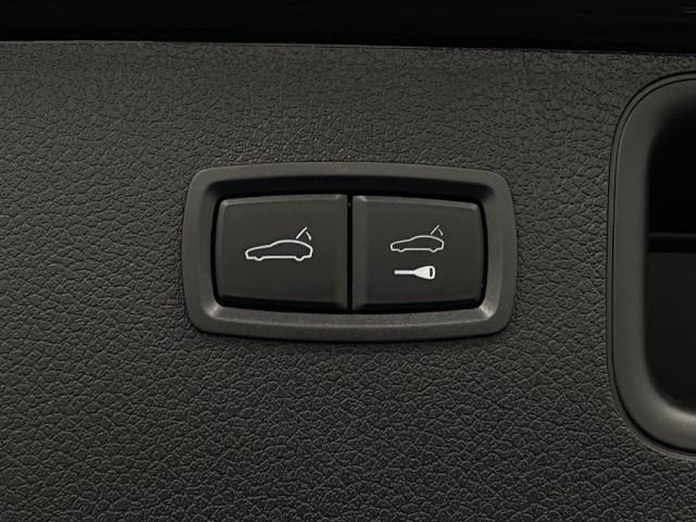 2025 Porsche Macan Vehicle Photo in Appleton, WI 54913