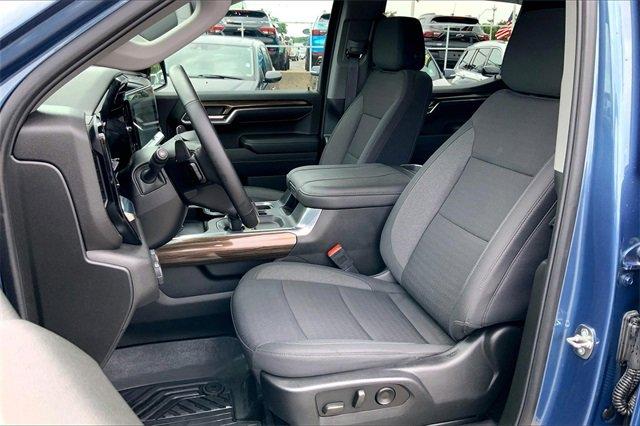 2024 Chevrolet Silverado 1500 Vehicle Photo in KANSAS CITY, MO 64114-4502