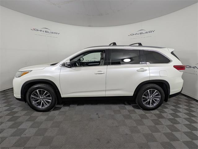 2019 Toyota Highlander Vehicle Photo in ENGLEWOOD, CO 80113-6708
