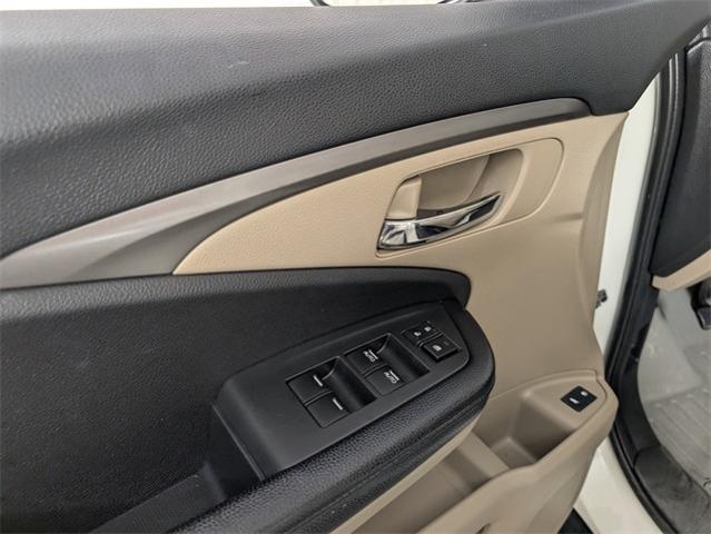 2016 Honda Pilot Vehicle Photo in ENGLEWOOD, CO 80113-6708