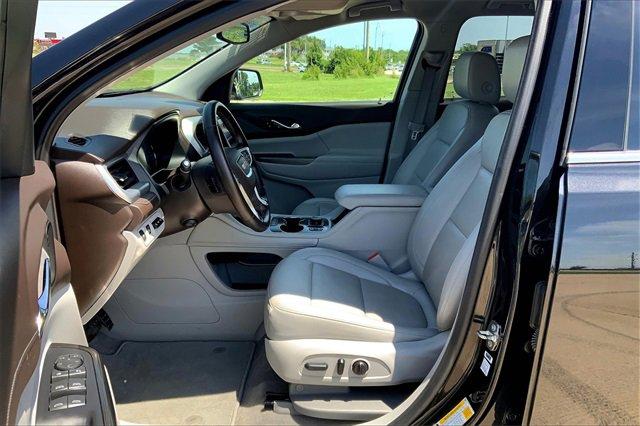 2023 GMC Acadia Vehicle Photo in TOPEKA, KS 66609-0000