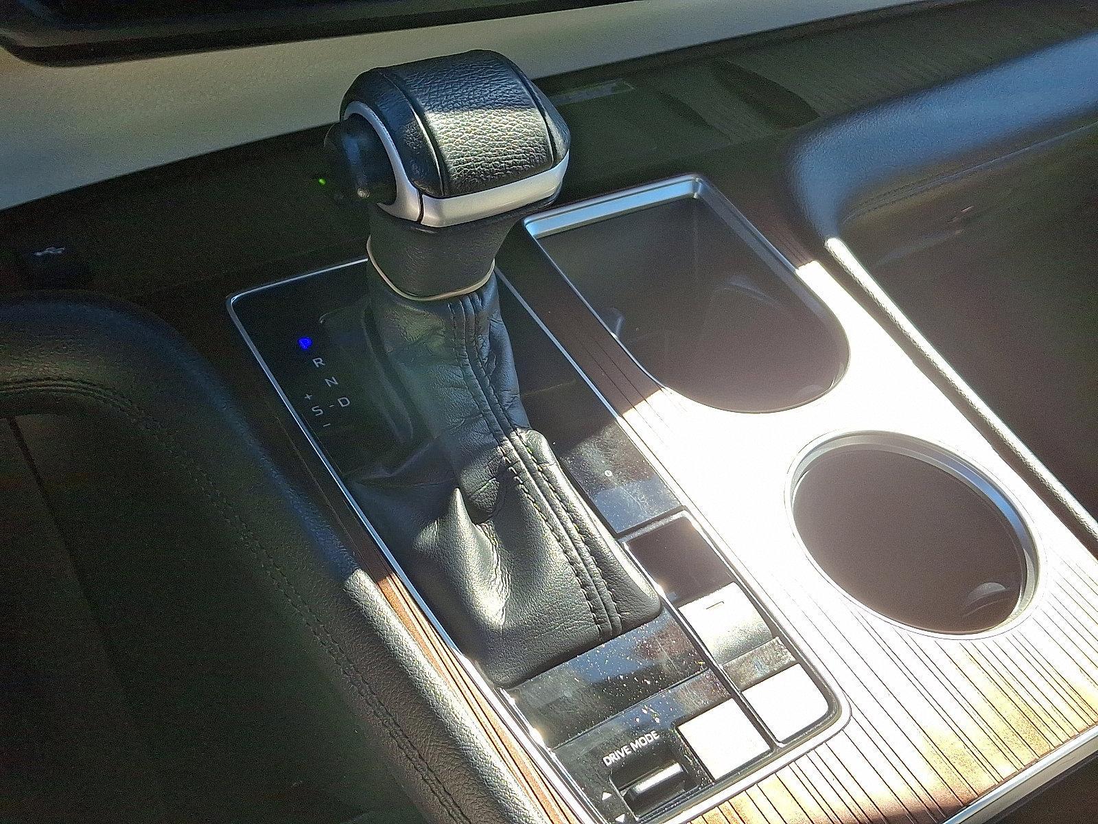 2022 Toyota Sienna Vehicle Photo in Trevose, PA 19053