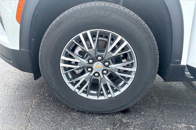 2025 Chevrolet Traverse Vehicle Photo in TOPEKA, KS 66609-0000