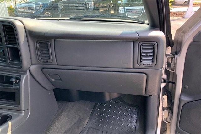 2004 Chevrolet Silverado 2500 HD Vehicle Photo in INDEPENDENCE, MO 64055-1377