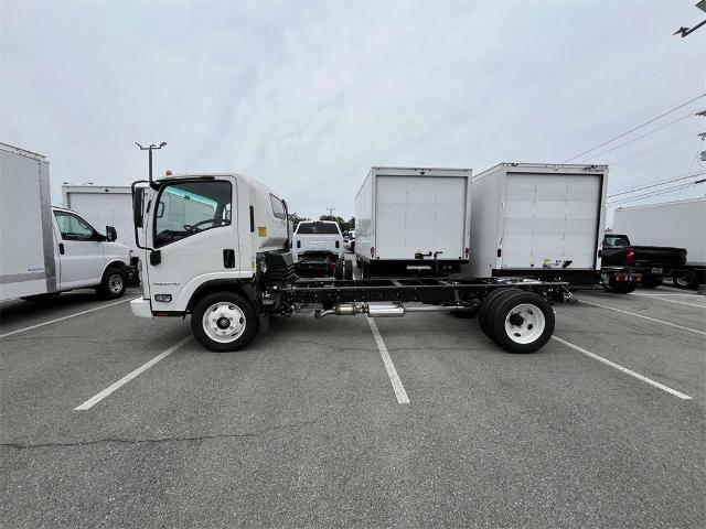 2024 Chevrolet Low Cab Forward 4500 Vehicle Photo in ALCOA, TN 37701-3235