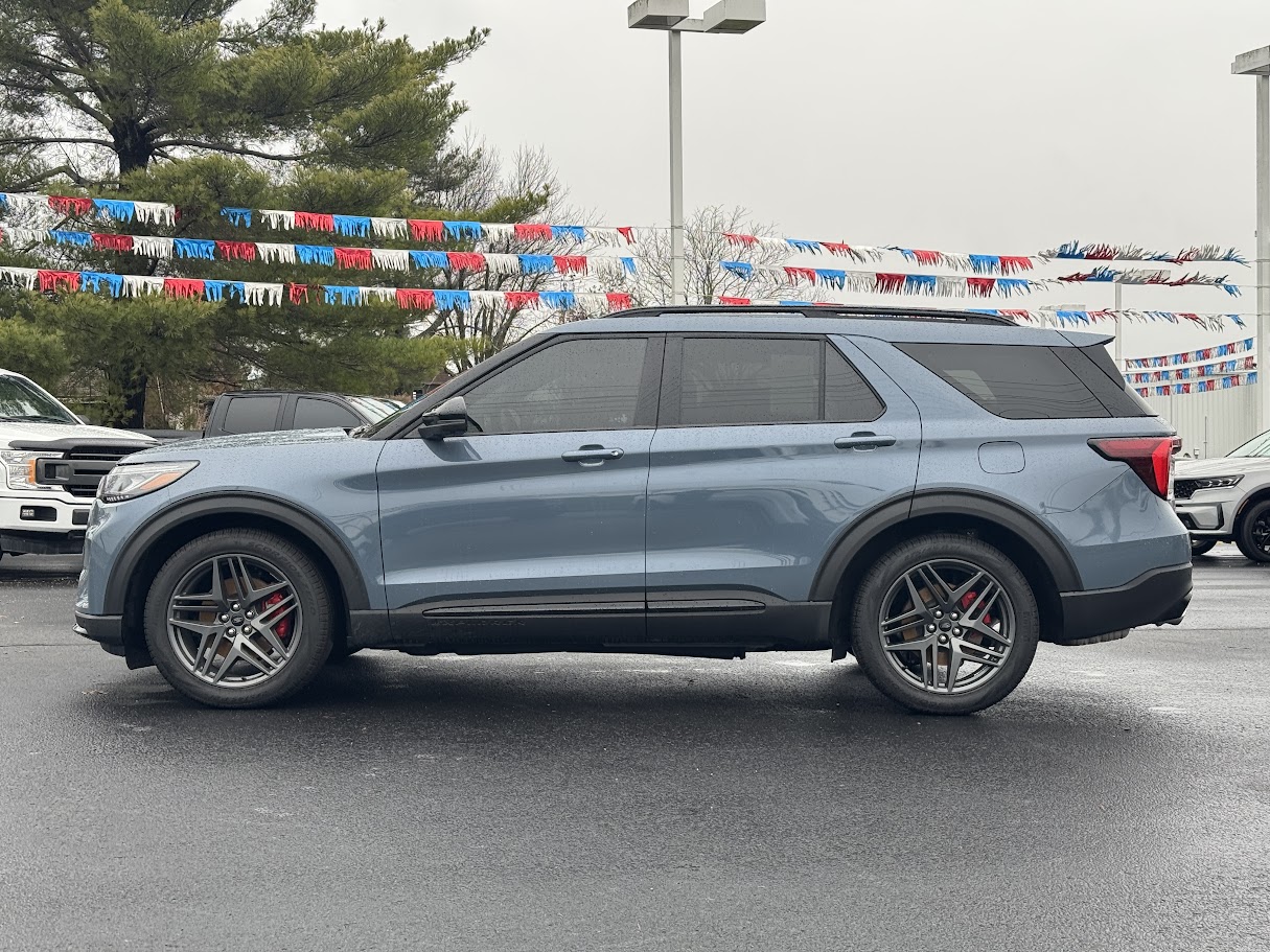 2025 Ford Explorer Vehicle Photo in BOONVILLE, IN 47601-9633