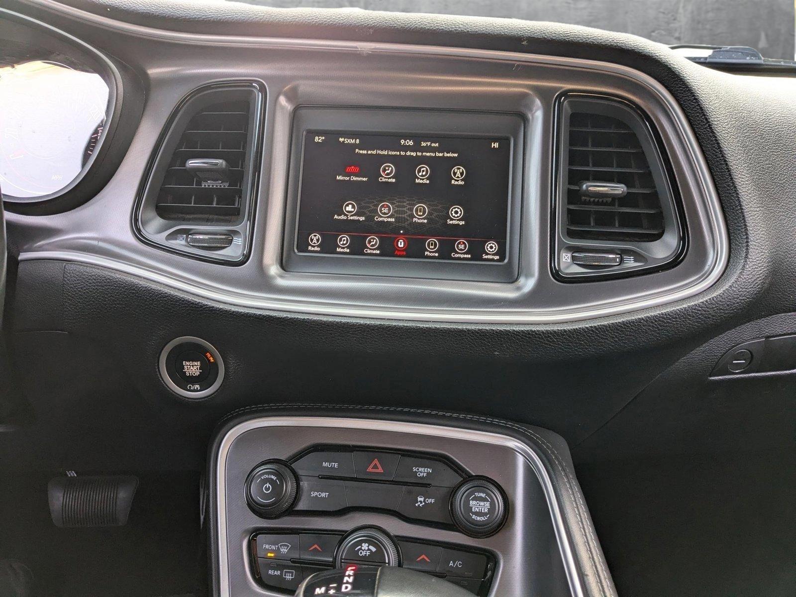 2019 Dodge Challenger Vehicle Photo in VALENCIA, CA 91355-1705