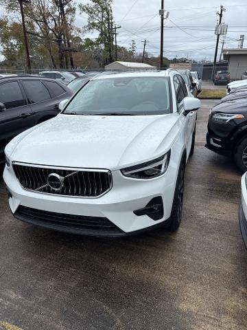 2025 Volvo XC40 Vehicle Photo in Houston, TX 77007