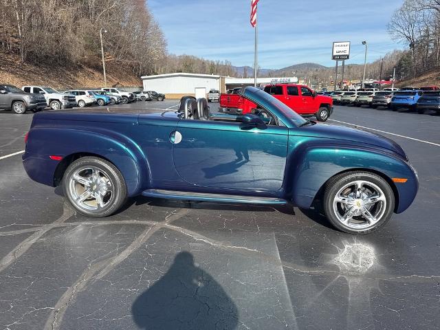 2005 Chevrolet SSR Vehicle Photo in MARION, NC 28752-6372